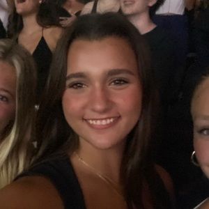 Meet your Posher, Ava